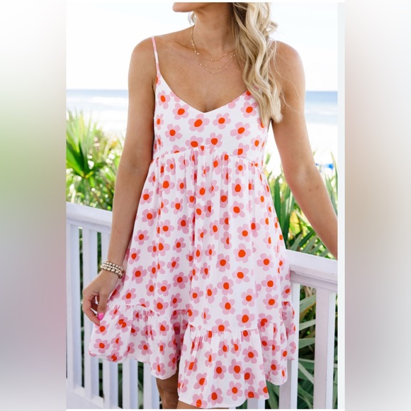 Pink Lily Dresses & Skirts - PINK LILY- Floral Print Smocked Back Mimi Dress size M